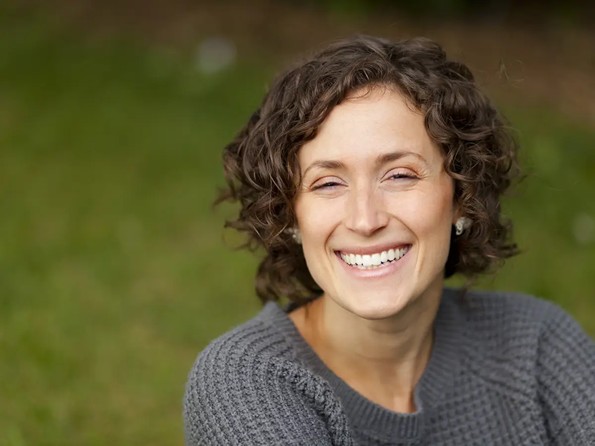 Pasienthistorier, bilde av en vakker moden dame som smiler