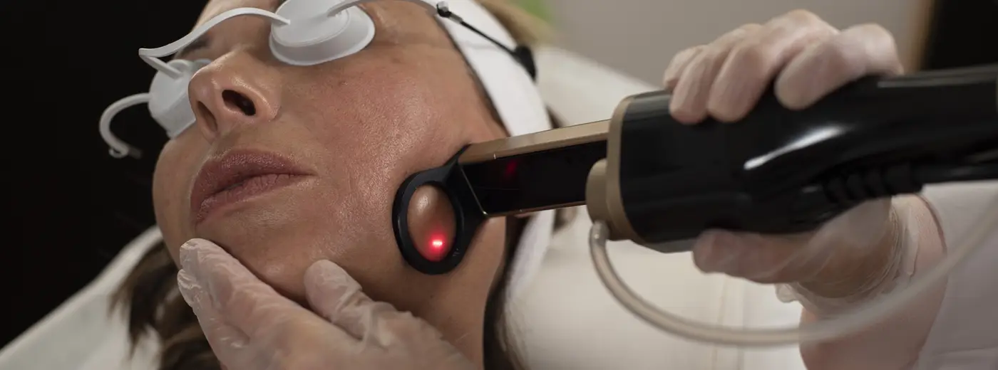 Behandling med Alma Hybrid laser