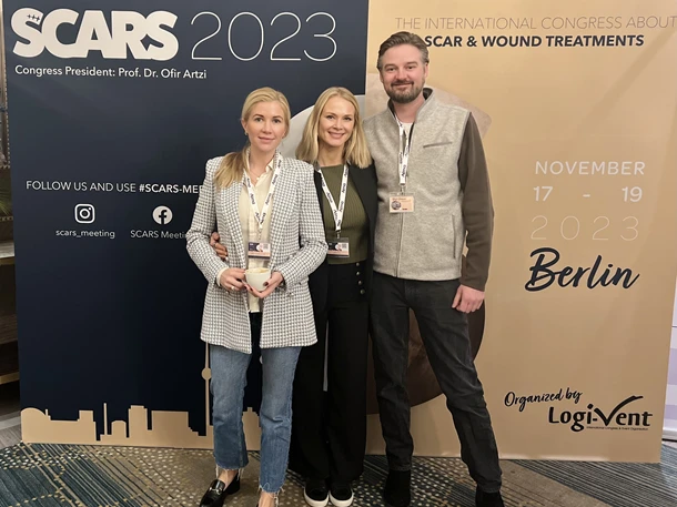 Dr. Axel Rein Barstad kosmetiske sykepleiere Julie Svenneby-Arvnes og Hanne Hegle på den internasjonale kongressen for arrbehandling i Berlin