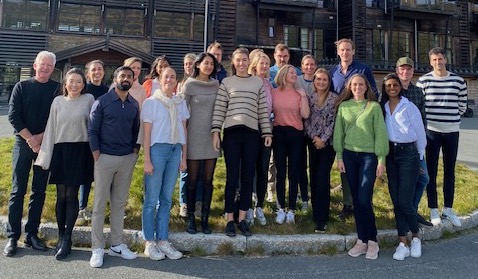 Dr. Marius Barstad foreleser på det Norske LIS kurset i plastikkirurgi