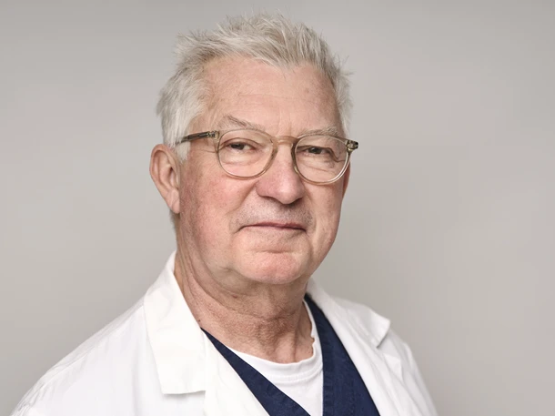 Dr. Marius Barstad Plastisk kirurgi dekket av det offentlige